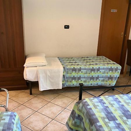 La Terrazza Hotel Peschiera del Garda Kültér fotó