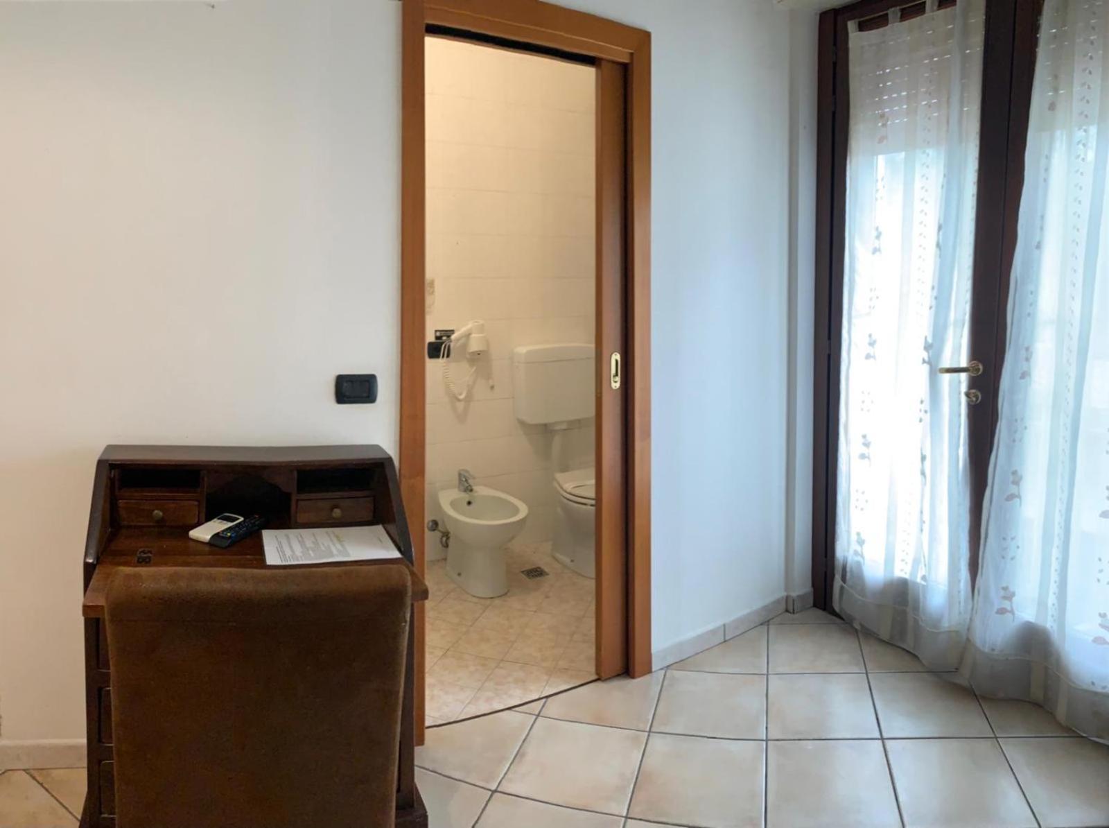 La Terrazza Hotel Peschiera del Garda Kültér fotó