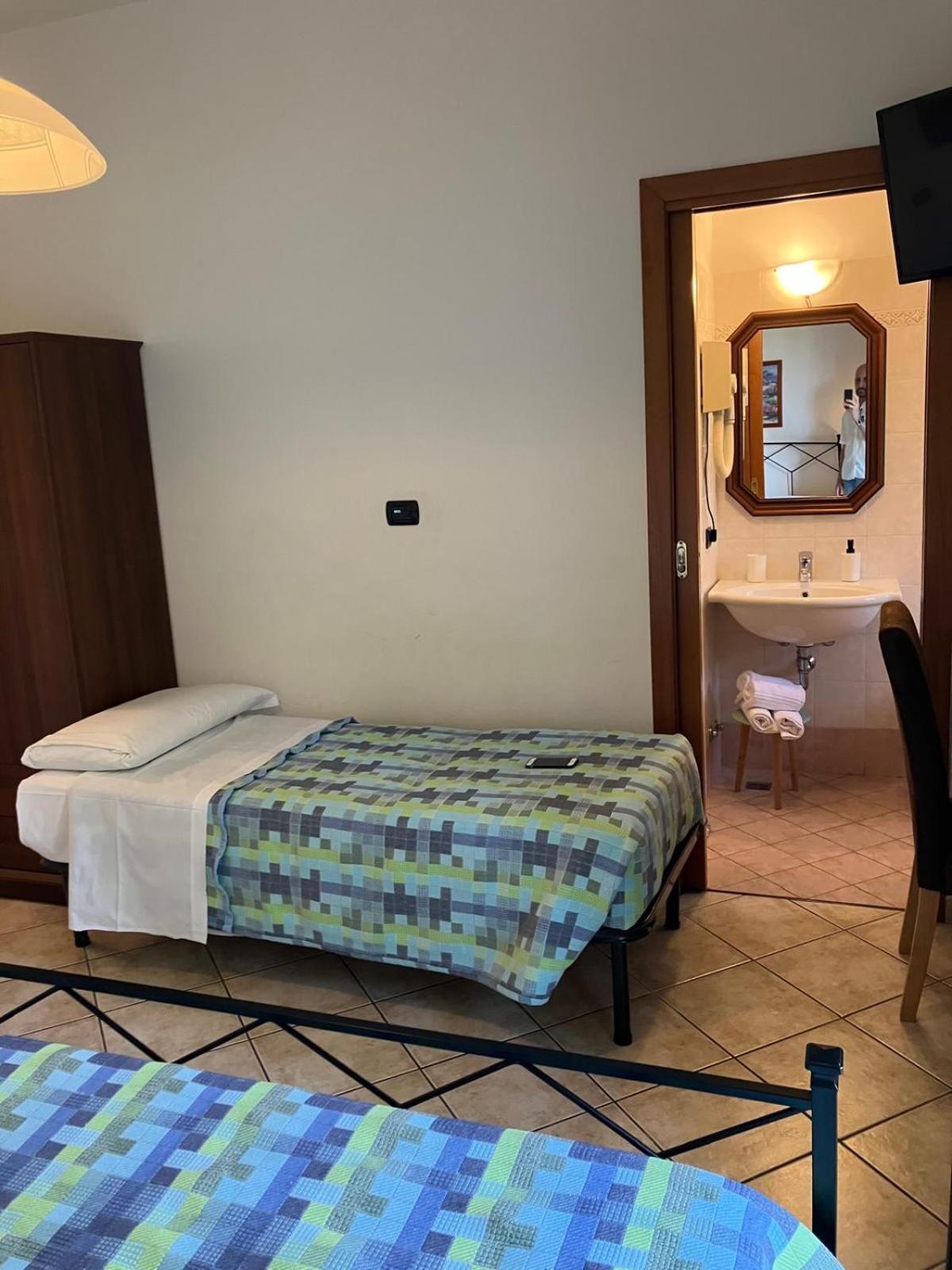La Terrazza Hotel Peschiera del Garda Kültér fotó
